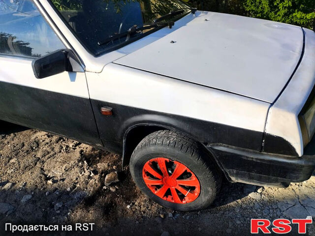 Белый ВАЗ 2108, объемом двигателя 1.5 л и пробегом 0 тыс. км за 480 $, фото 1 на Automoto.ua