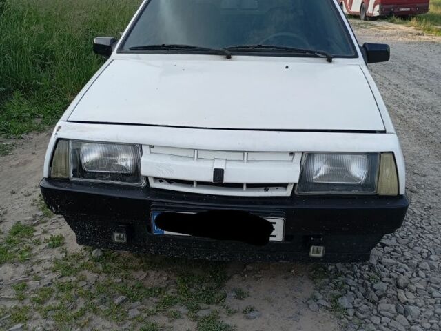 Белый ВАЗ 2108, объемом двигателя 1 л и пробегом 100 тыс. км за 720 $, фото 1 на Automoto.ua