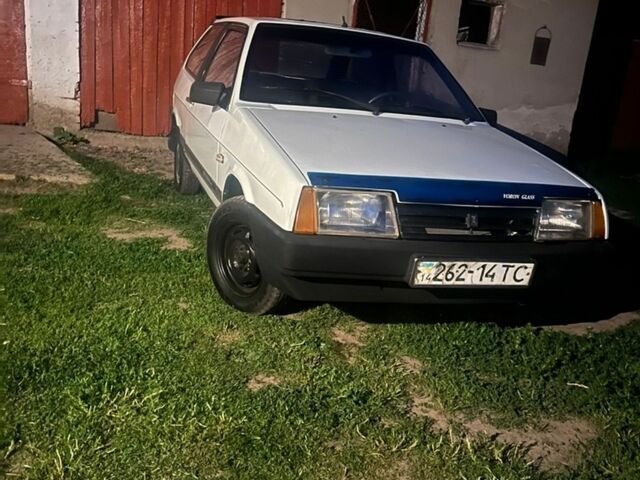 Белый ВАЗ 2108, объемом двигателя 1.3 л и пробегом 100 тыс. км за 1150 $, фото 1 на Automoto.ua