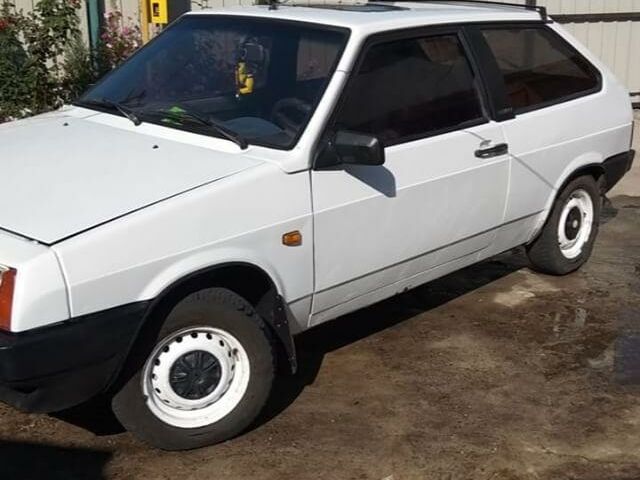 Белый ВАЗ 2108, объемом двигателя 1.1 л и пробегом 30 тыс. км за 1600 $, фото 1 на Automoto.ua