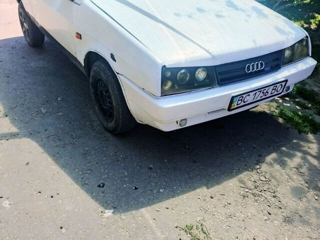Белый ВАЗ 2108, объемом двигателя 1.3 л и пробегом 200 тыс. км за 449 $, фото 1 на Automoto.ua