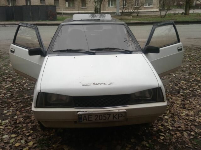 Белый ВАЗ 2108, объемом двигателя 0 л и пробегом 204 тыс. км за 950 $, фото 1 на Automoto.ua