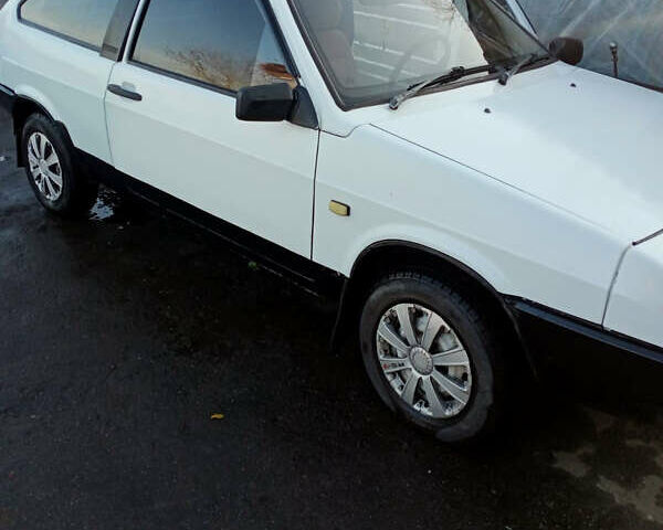 Белый ВАЗ 2108, объемом двигателя 1.29 л и пробегом 300 тыс. км за 550 $, фото 1 на Automoto.ua