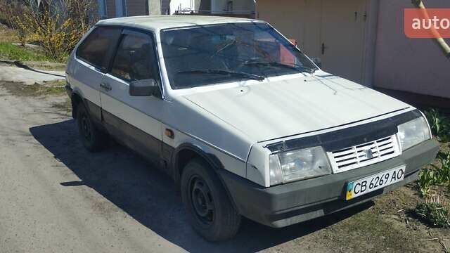 Белый ВАЗ 2108, объемом двигателя 1.3 л и пробегом 300 тыс. км за 552 $, фото 1 на Automoto.ua