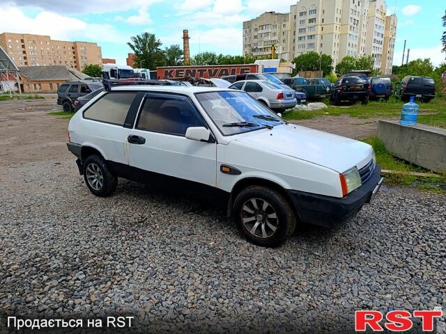 Белый ВАЗ 2108, объемом двигателя 1.3 л и пробегом 300 тыс. км за 750 $, фото 1 на Automoto.ua