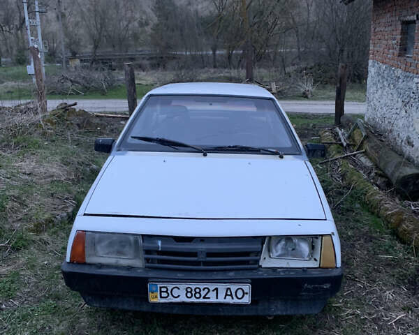 Белый ВАЗ 2108, объемом двигателя 1.3 л и пробегом 68 тыс. км за 421 $, фото 1 на Automoto.ua