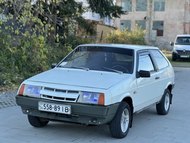 Белый ВАЗ 2108, объемом двигателя 1.5 л и пробегом 180 тыс. км за 750 $, фото 1 на Automoto.ua