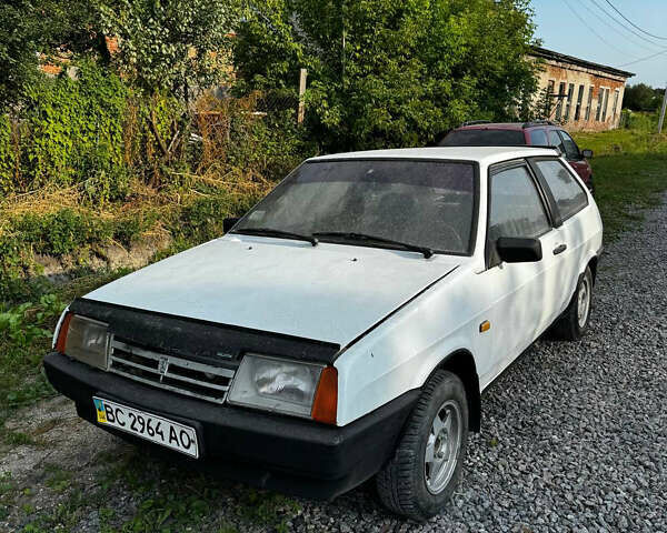 Белый ВАЗ 2108, объемом двигателя 1.5 л и пробегом 200 тыс. км за 500 $, фото 1 на Automoto.ua