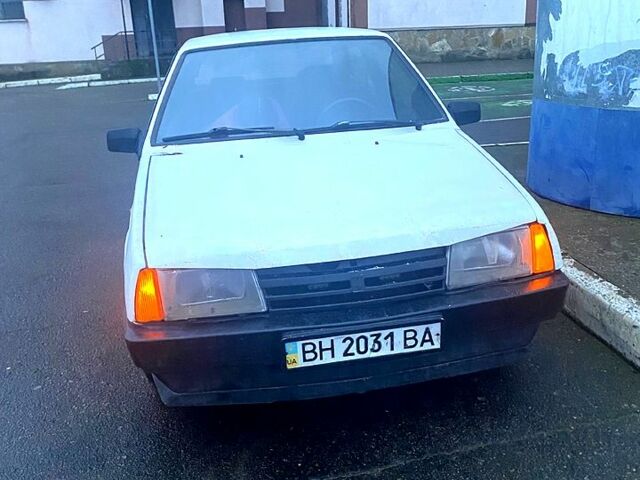 Белый ВАЗ 2108, объемом двигателя 1.5 л и пробегом 300 тыс. км за 700 $, фото 1 на Automoto.ua