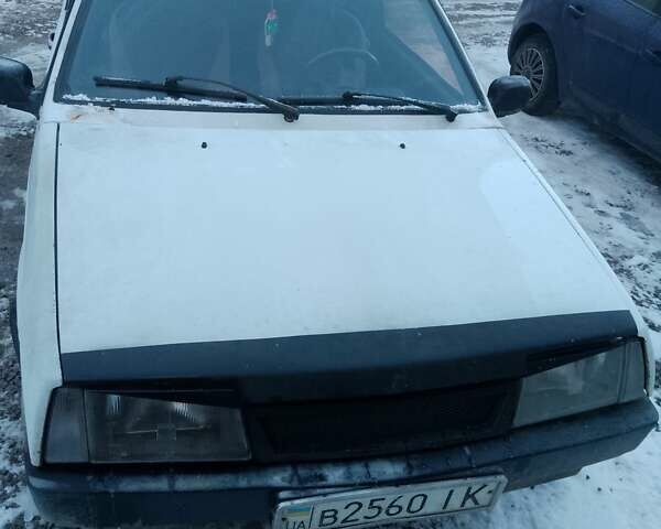 Белый ВАЗ 2108, объемом двигателя 1.5 л и пробегом 42 тыс. км за 600 $, фото 1 на Automoto.ua