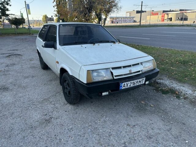 Белый ВАЗ 2108, объемом двигателя 1.1 л и пробегом 300 тыс. км за 447 $, фото 1 на Automoto.ua