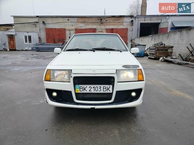 Білий ВАЗ 2108, об'ємом двигуна 1.29 л та пробігом 328 тис. км за 1500 $, фото 1 на Automoto.ua