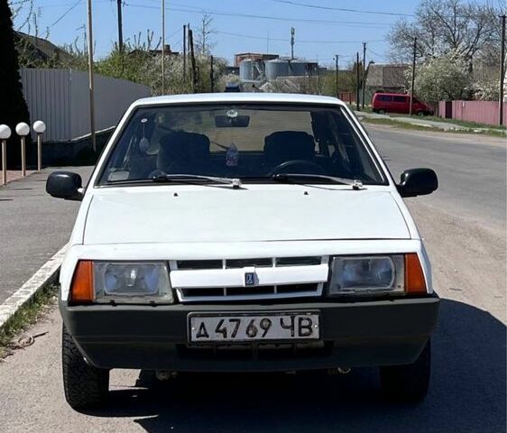 Белый ВАЗ 2108, объемом двигателя 1.3 л и пробегом 90 тыс. км за 1150 $, фото 1 на Automoto.ua