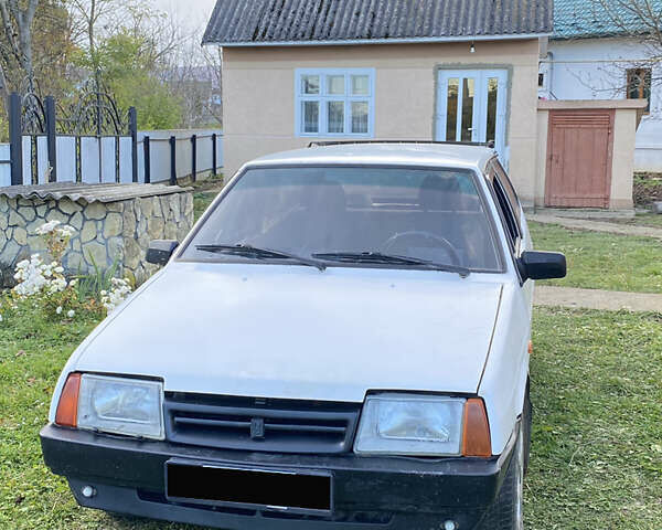 Белый ВАЗ 2108, объемом двигателя 1.3 л и пробегом 120 тыс. км за 1400 $, фото 1 на Automoto.ua