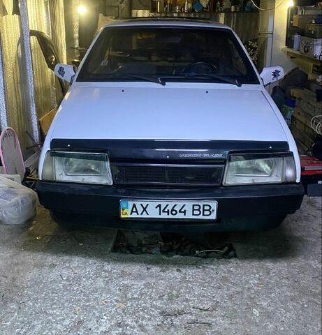 Белый ВАЗ 2108, объемом двигателя 1.5 л и пробегом 200 тыс. км за 499 $, фото 1 на Automoto.ua