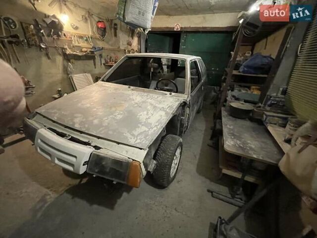 Белый ВАЗ 2108, объемом двигателя 1.1 л и пробегом 300 тыс. км за 500 $, фото 1 на Automoto.ua