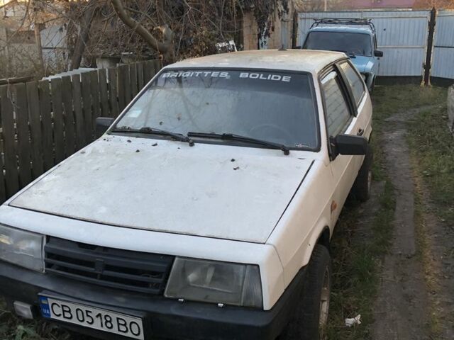 Белый ВАЗ 2108, объемом двигателя 1.1 л и пробегом 300 тыс. км за 600 $, фото 1 на Automoto.ua