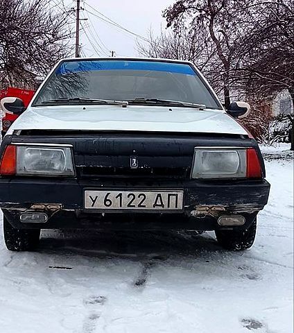 Белый ВАЗ 2108, объемом двигателя 1.5 л и пробегом 200 тыс. км за 470 $, фото 1 на Automoto.ua
