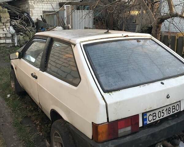 Белый ВАЗ 2108, объемом двигателя 1.1 л и пробегом 300 тыс. км за 600 $, фото 1 на Automoto.ua