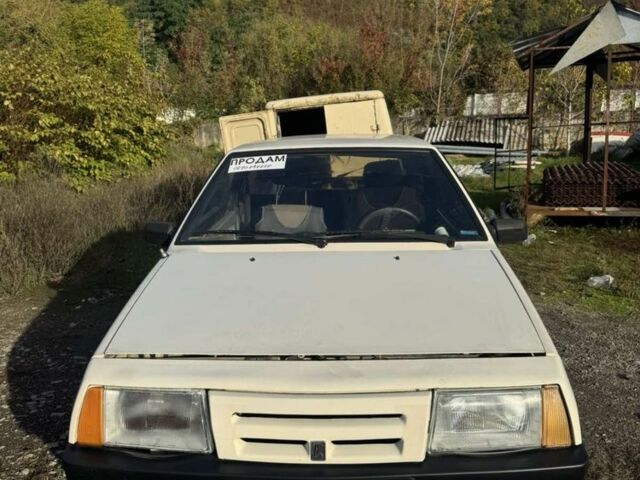 Белый ВАЗ 2108, объемом двигателя 1.3 л и пробегом 150 тыс. км за 650 $, фото 1 на Automoto.ua