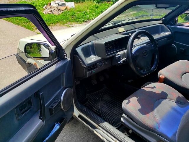 Белый ВАЗ 2108, объемом двигателя 1.3 л и пробегом 97 тыс. км за 850 $, фото 1 на Automoto.ua