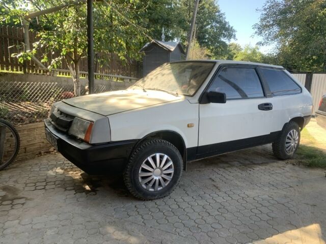 Белый ВАЗ 2108, объемом двигателя 1.5 л и пробегом 2 тыс. км за 600 $, фото 1 на Automoto.ua