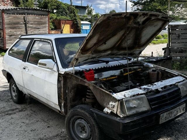 Белый ВАЗ 2108, объемом двигателя 1.3 л и пробегом 1000 тыс. км за 158 $, фото 1 на Automoto.ua