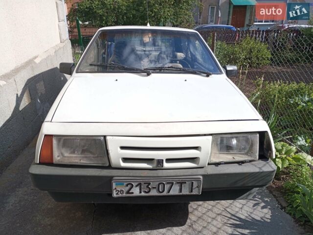 Белый ВАЗ 2108, объемом двигателя 1.1 л и пробегом 100 тыс. км за 400 $, фото 1 на Automoto.ua