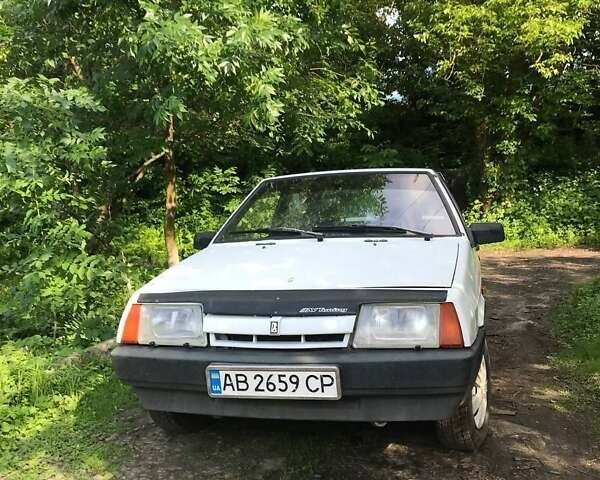 Белый ВАЗ 2108, объемом двигателя 1.5 л и пробегом 65 тыс. км за 1000 $, фото 1 на Automoto.ua