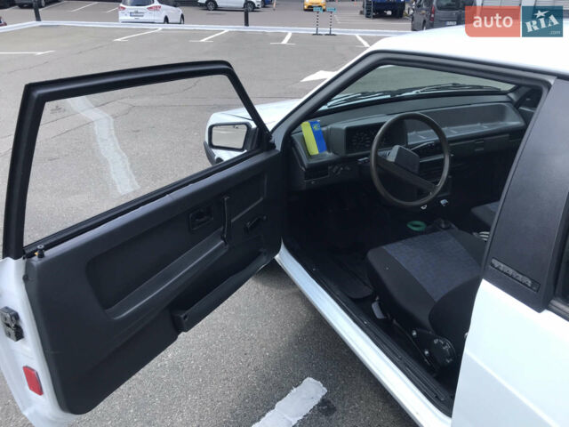 Белый ВАЗ 2108, объемом двигателя 1.1 л и пробегом 180 тыс. км за 1500 $, фото 1 на Automoto.ua