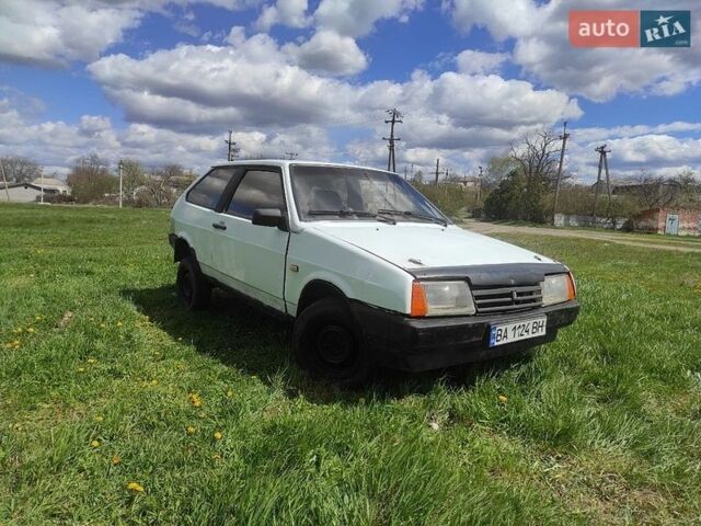 Белый ВАЗ 2108, объемом двигателя 1.5 л и пробегом 200 тыс. км за 500 $, фото 1 на Automoto.ua