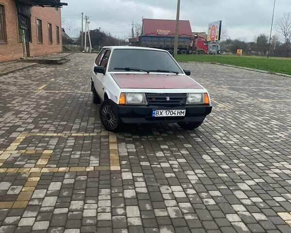Белый ВАЗ 2108, объемом двигателя 1.29 л и пробегом 95 тыс. км за 950 $, фото 1 на Automoto.ua