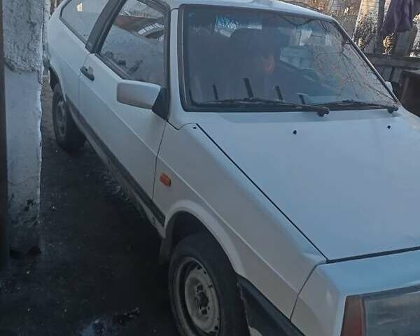Белый ВАЗ 2108, объемом двигателя 1.5 л и пробегом 567 тыс. км за 500 $, фото 1 на Automoto.ua