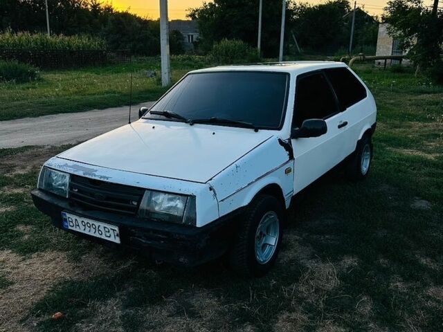 Белый ВАЗ 2108, объемом двигателя 1.7 л и пробегом 124 тыс. км за 1000 $, фото 1 на Automoto.ua
