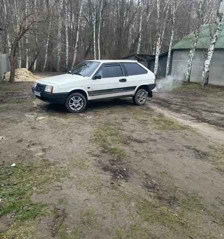 Белый ВАЗ 2108, объемом двигателя 1.29 л и пробегом 100 тыс. км за 1400 $, фото 1 на Automoto.ua