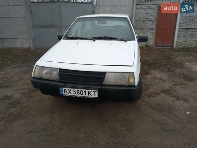 Белый ВАЗ 2108, объемом двигателя 1.5 л и пробегом 350 тыс. км за 1100 $, фото 1 на Automoto.ua