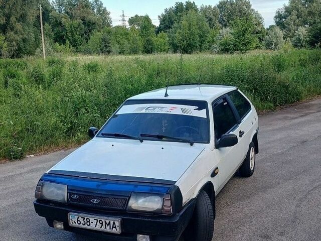 Белый ВАЗ 2108, объемом двигателя 1.5 л и пробегом 295 тыс. км за 700 $, фото 1 на Automoto.ua