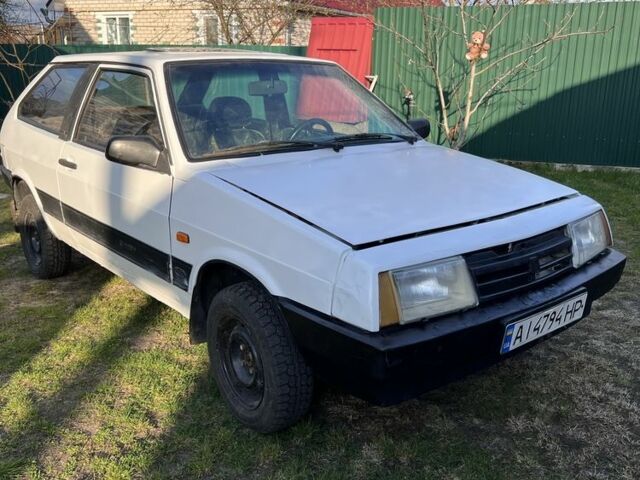 Белый ВАЗ 2108, объемом двигателя 1.3 л и пробегом 230 тыс. км за 550 $, фото 1 на Automoto.ua