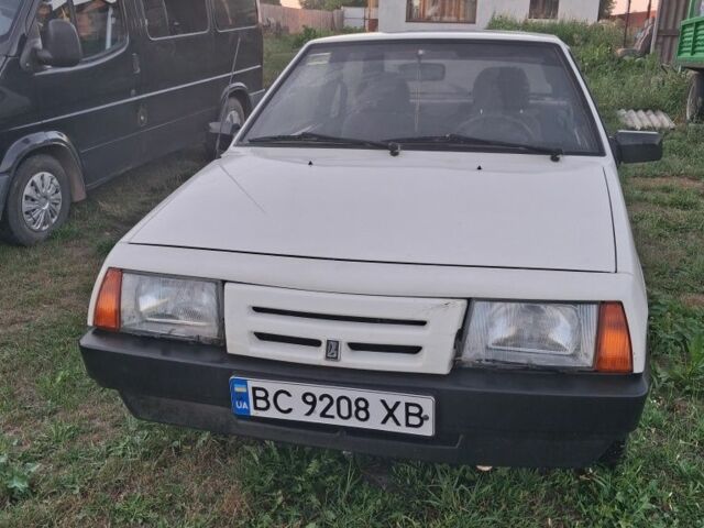 Белый ВАЗ 2108, объемом двигателя 1.1 л и пробегом 110 тыс. км за 952 $, фото 1 на Automoto.ua