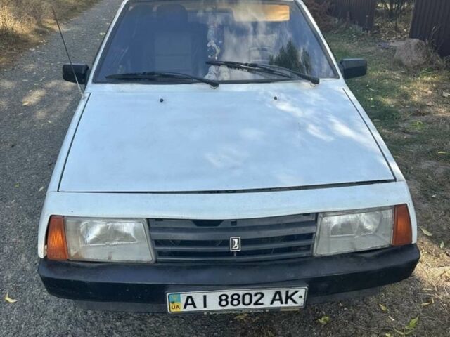 Белый ВАЗ 2108, объемом двигателя 1.1 л и пробегом 999 тыс. км за 950 $, фото 1 на Automoto.ua