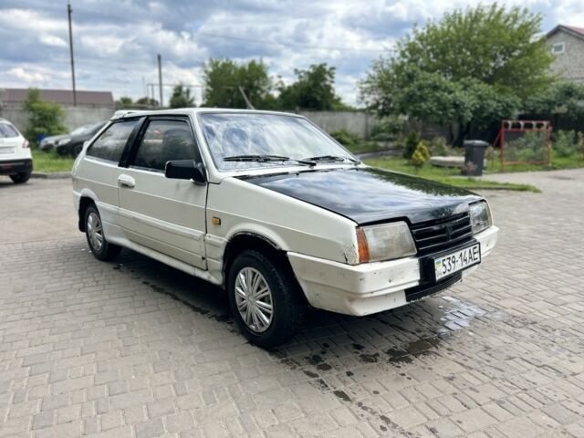 Белый ВАЗ 2108, объемом двигателя 1.5 л и пробегом 200 тыс. км за 721 $, фото 1 на Automoto.ua