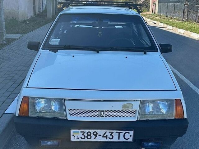 Белый ВАЗ 2108, объемом двигателя 1.3 л и пробегом 130 тыс. км за 900 $, фото 1 на Automoto.ua