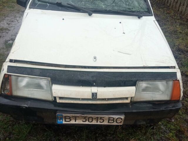 Белый ВАЗ 2108, объемом двигателя 1.1 л и пробегом 55 тыс. км за 600 $, фото 1 на Automoto.ua