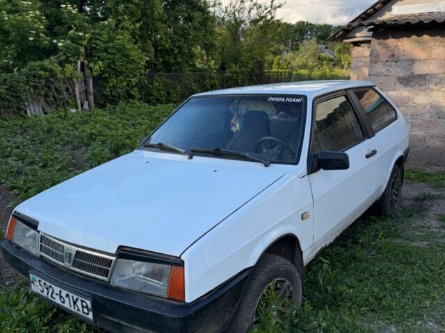 Белый ВАЗ 2108, объемом двигателя 1.5 л и пробегом 300 тыс. км за 700 $, фото 1 на Automoto.ua