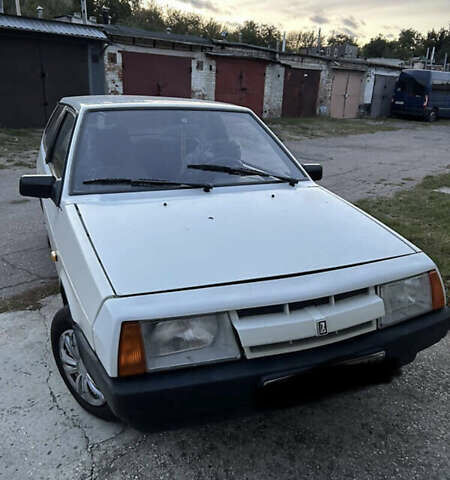 Белый ВАЗ 2108, объемом двигателя 1.5 л и пробегом 265 тыс. км за 720 $, фото 1 на Automoto.ua