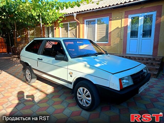 Белый ВАЗ 2108, объемом двигателя 1.5 л и пробегом 120 тыс. км за 600 $, фото 1 на Automoto.ua