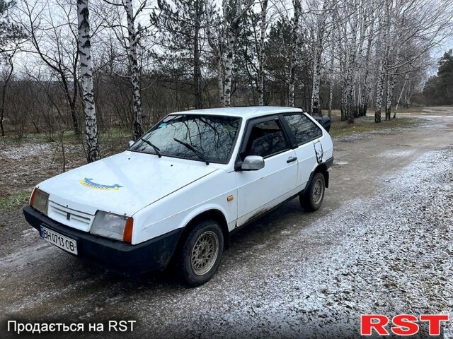 Белый ВАЗ 2108, объемом двигателя 1.5 л и пробегом 256 тыс. км за 899 $, фото 1 на Automoto.ua