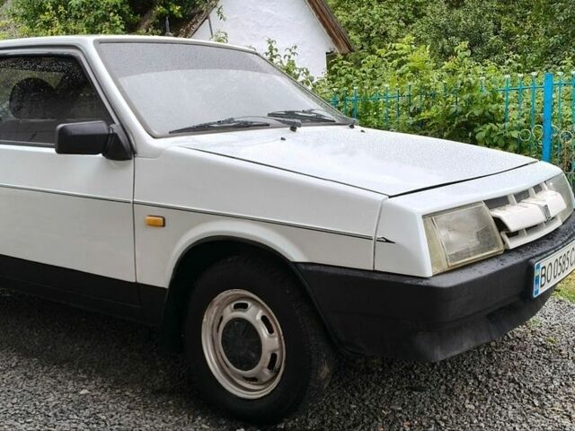 Белый ВАЗ 2108, объемом двигателя 1.1 л и пробегом 100 тыс. км за 850 $, фото 1 на Automoto.ua
