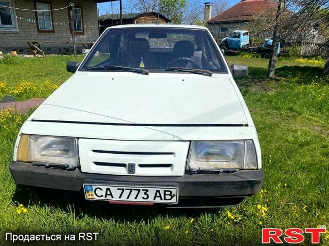 Белый ВАЗ 2108, объемом двигателя 1.5 л и пробегом 0 тыс. км за 999 $, фото 1 на Automoto.ua