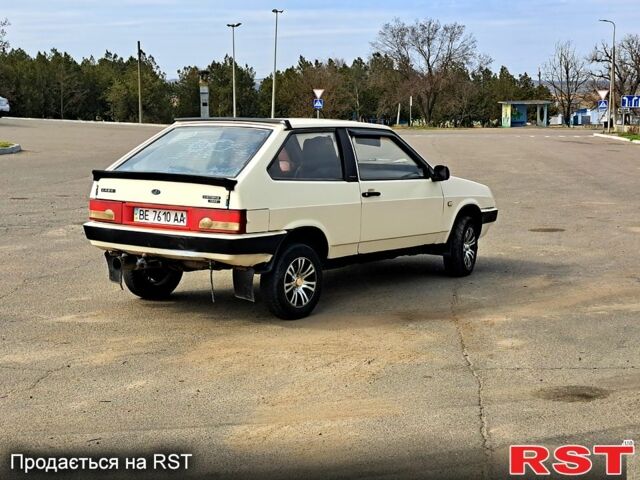 Белый ВАЗ 2108, объемом двигателя 1.3 л и пробегом 150 тыс. км за 950 $, фото 1 на Automoto.ua